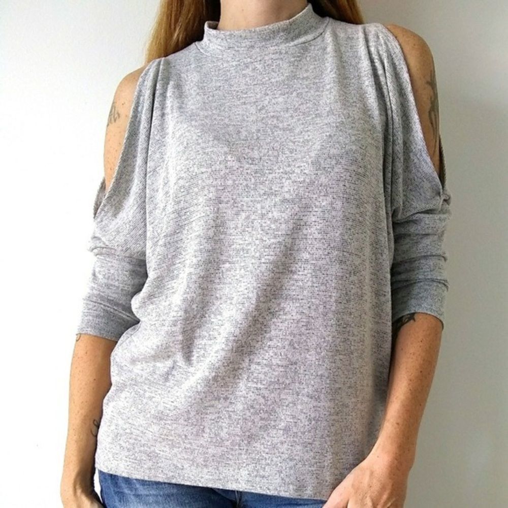 Acemi Cold Shoulder grey dress top